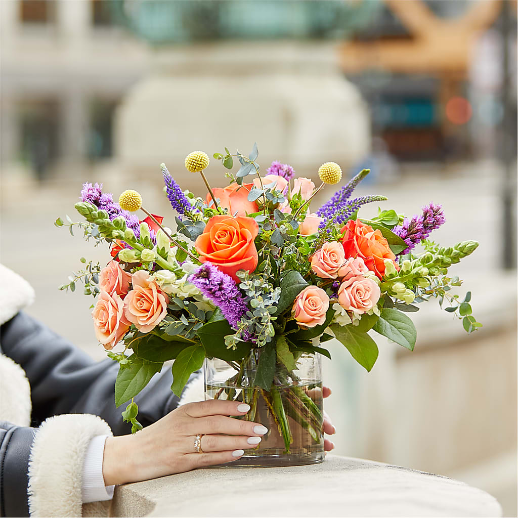The Standout Bouquet –  Fleuriste Lily-rose, Magog PQ