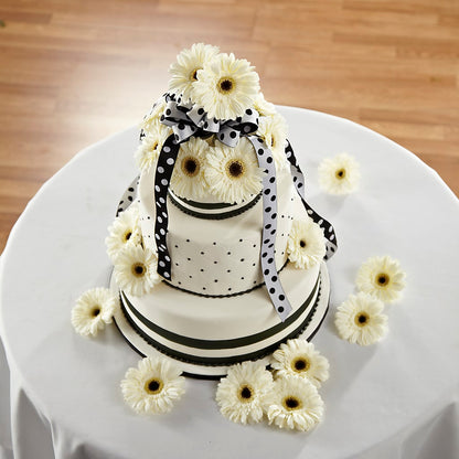 Simple Sophistication Cake Décor –  Fleuriste Lily-rose, Magog PQ