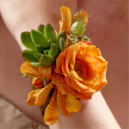 Irresistible Love Wrist Corsage –  Fleuriste Lily-rose, Magog PQ